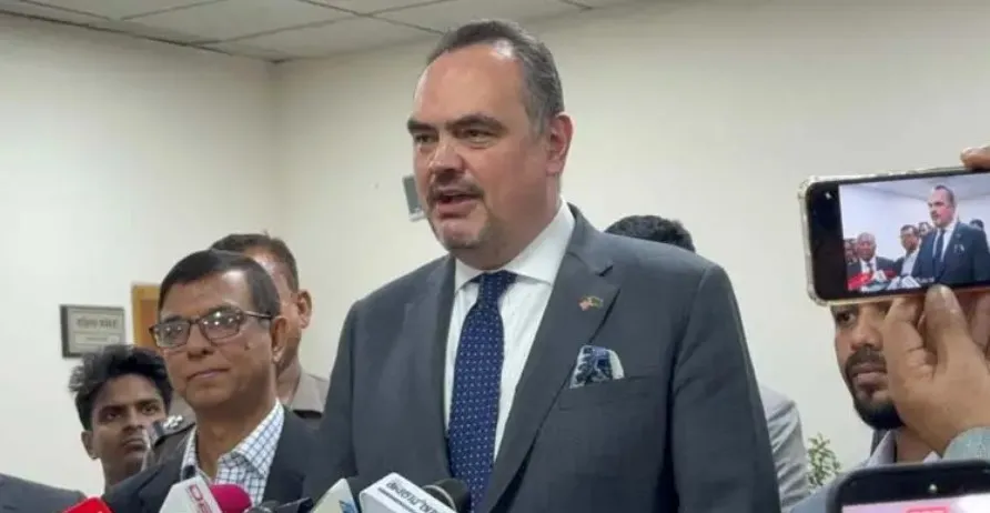 বাংলাদেশের নির্বাচনে কোনো পক্ষ নেবে না যুক্তরাষ্ট্র: রাষ্ট্রদূত